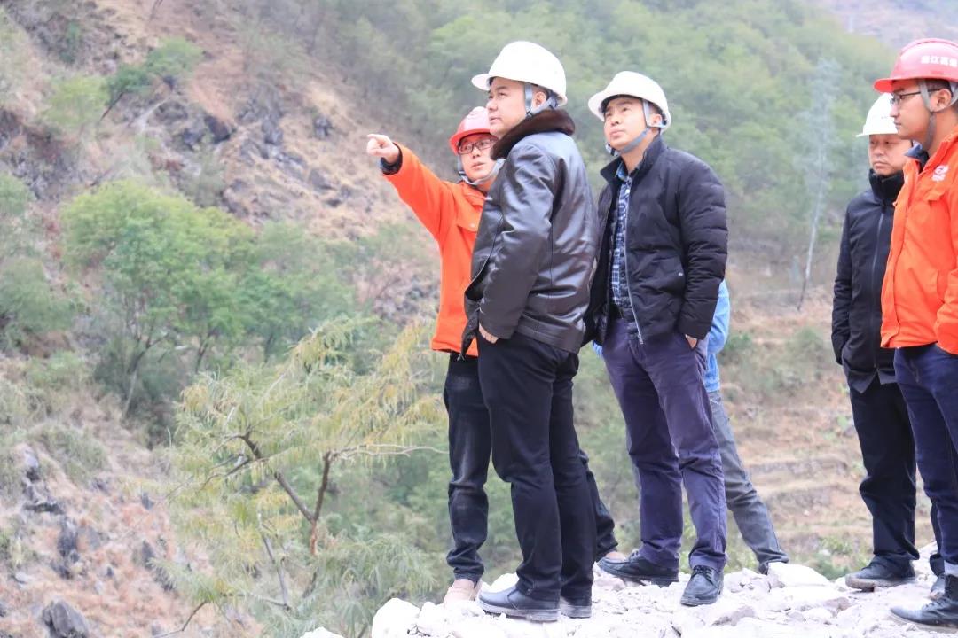 川交路橋黨委委員、董事、總工程師汪碧云赴沿江高速金寧段ZCB1-5項(xiàng)目檢查指導(dǎo)工作
