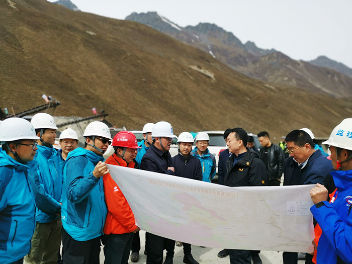 甘孜州委委員、常委、書記沈陽到九石路TJ3標(biāo)檢查指導(dǎo)工作